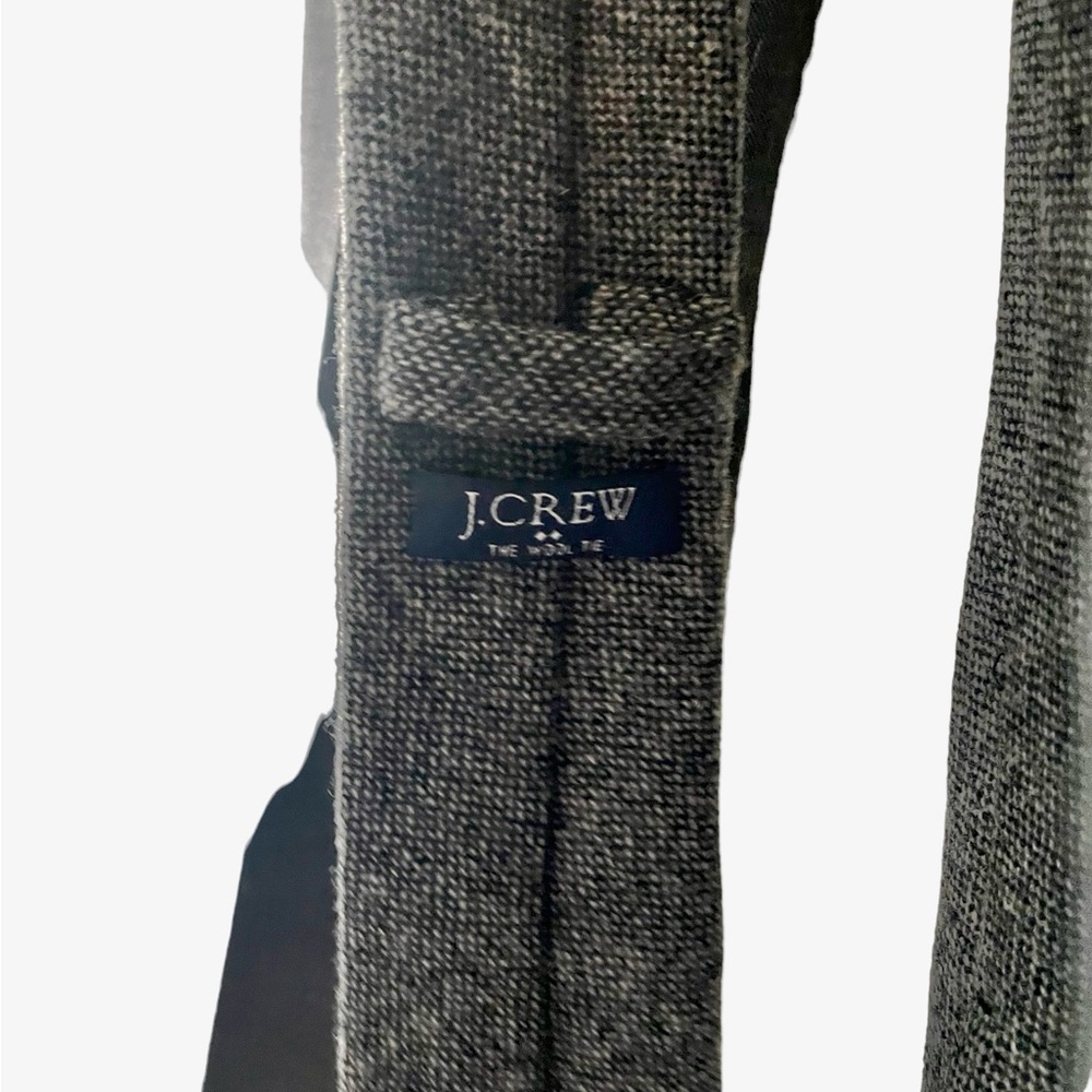 Mens suit by JCrew with pants and tie grey - Picture 7 of 8